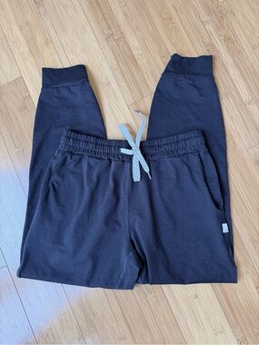 Vuori Black Performance Joggers Size XS